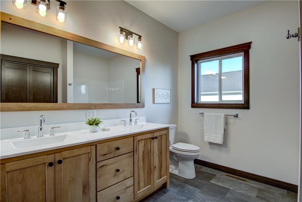 14075-42nd-Chippewa-Falls-WI-54729-4