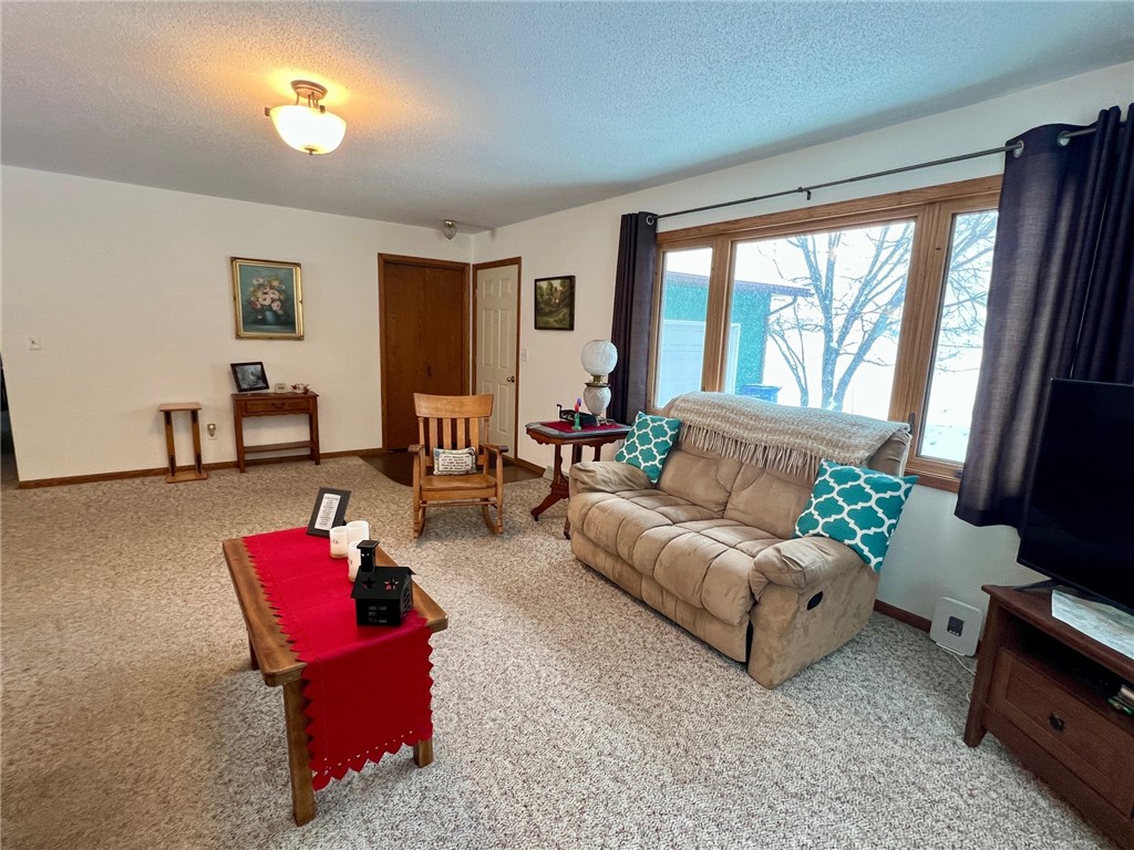 1439 E Maple Avenue, Barron, WI — photo 11