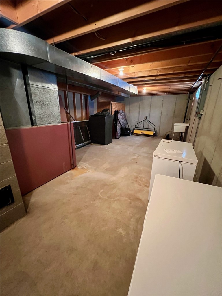 1439 E Maple Avenue, Barron, WI — photo 33