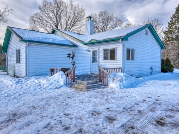 Residentialhouse for sale picture with an address of  14862 State Hwy 77  in Hayward and a list price of 495000