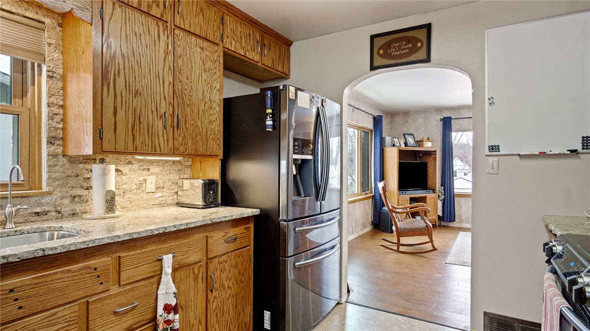 1505-Woodland-Eau-Claire-WI-54701-4