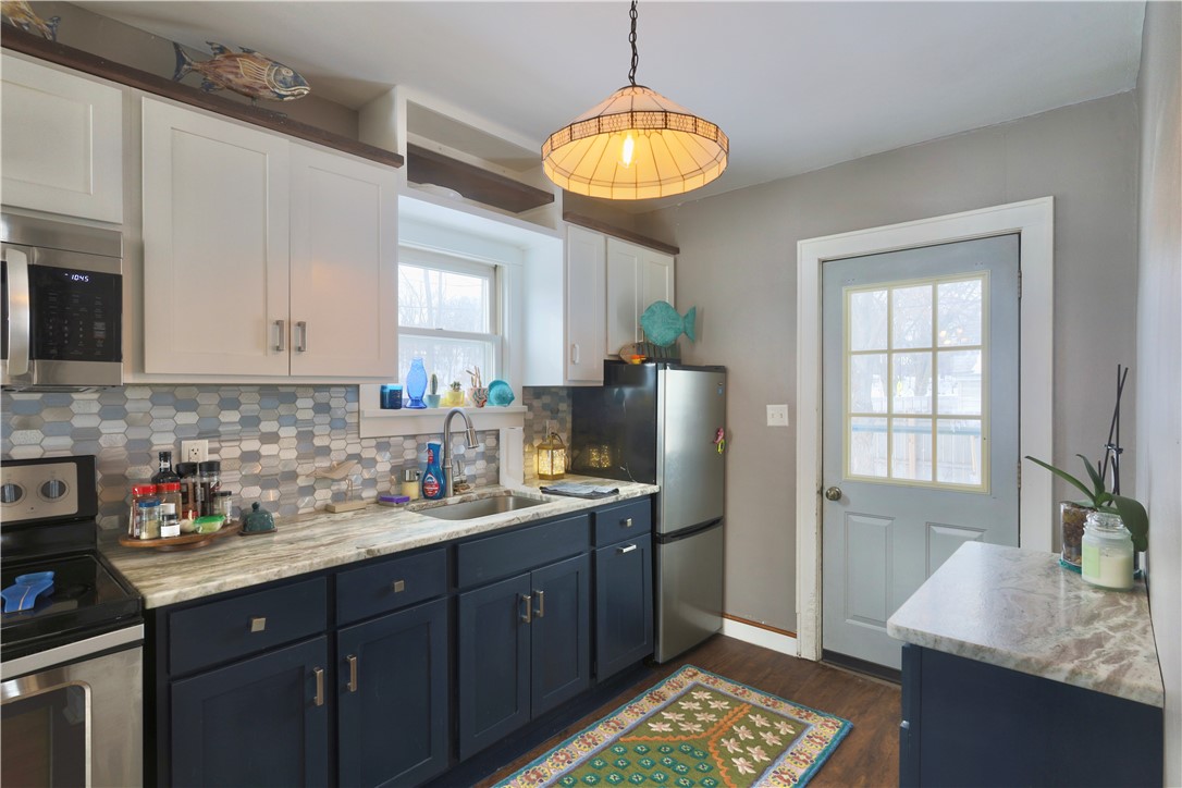 1530-Margaret-Eau-Claire-WI-54701-3