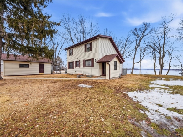 Residentialhouse for sale picture with an address of  15442 93rd Avenue in Chippewa Falls and a list price of 375000