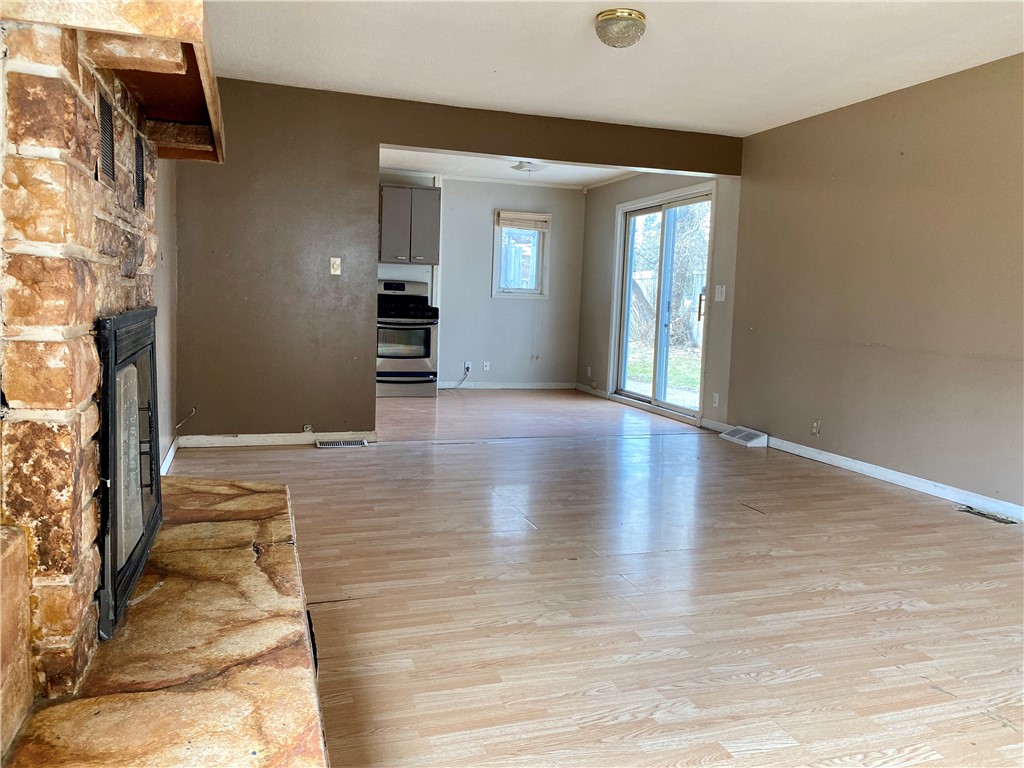 15688-Davis-Hayward-WI-54843-7