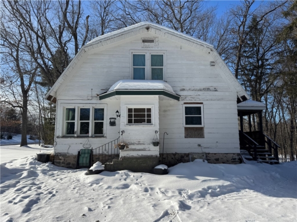 Residentialhouse for sale picture with an address of  16090W State Hwy 27/77  in Hayward and a list price of 169900