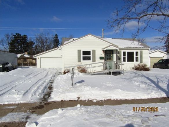Residentialhouse for sale picture with an address of  1614 Rist Avenue in Eau Claire and a list price of 209900