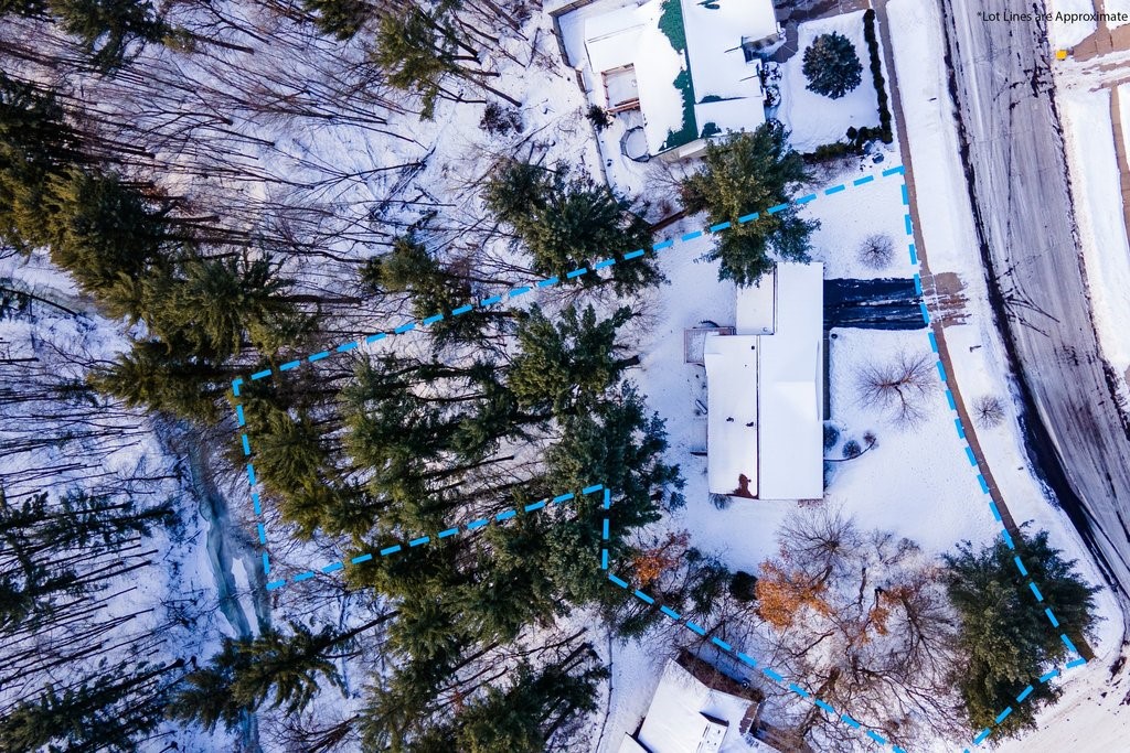 1628-Old-English-Altoona-WI-54720-6