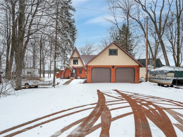 Residentialhouse for sale picture with an address of  16301 State Highway 178  in Jim Falls and a list price of 385000