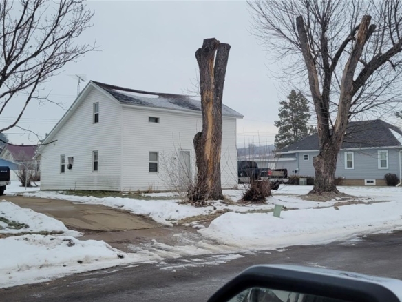 Residentialhouse for sale picture with an address of  164 Main Street in Hixton and a list price of 49900