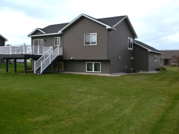 Residentialhouse for sale picture with an address of  1642 Beaver Way in New Richmond and a list price of 359900