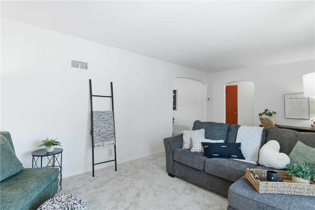 1709-Hopkins-Eau-Claire-WI-54701-3