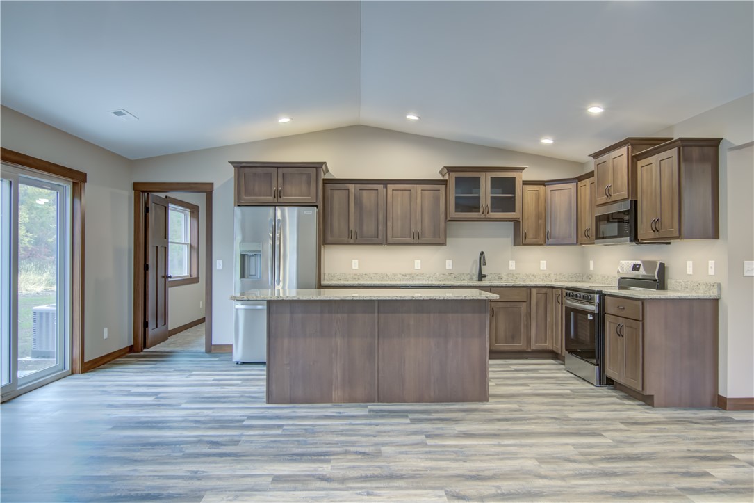 1806-Dorret-Eau-Claire-WI-54703-2