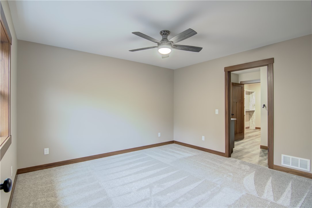 1806-Dorret-Eau-Claire-WI-54703-5