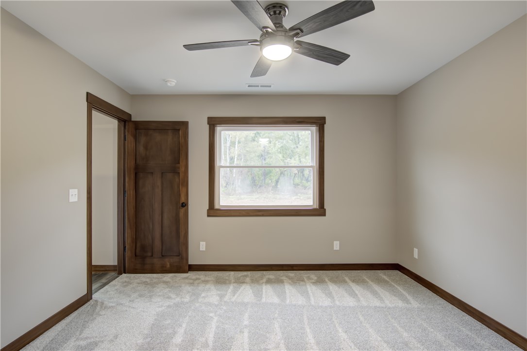 1806-Dorret-Eau-Claire-WI-54703-6