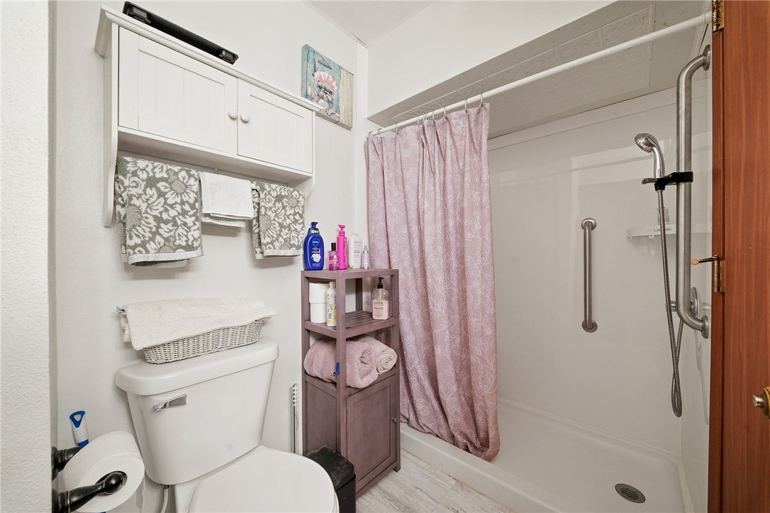 2202-Crestview-Eau-Claire-WI-54703-7