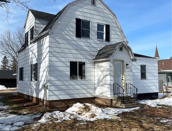 Residentialhouse for sale picture with an address of  221 Fuller Street in Ridgeland and a list price of 200000