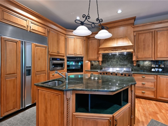 Residentialhouse for sale picture with an address of  23165 Garmisch Road in Cable and a list price of 2950000