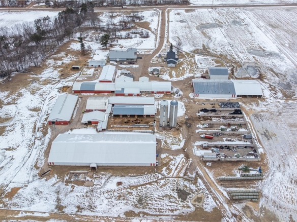 Residentialhouse for sale picture with an address of  2435 50th Avenue  in Elk Mound and a list price of 2989000