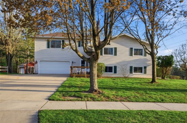 2551 Roberts Court, Altoona, WI