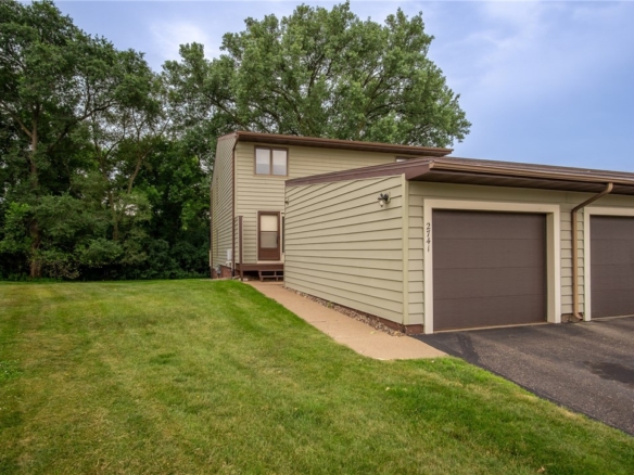 Residentialhouse for sale picture with an address of  2741 Morningside Drive in Eau Claire and a list price of 174900