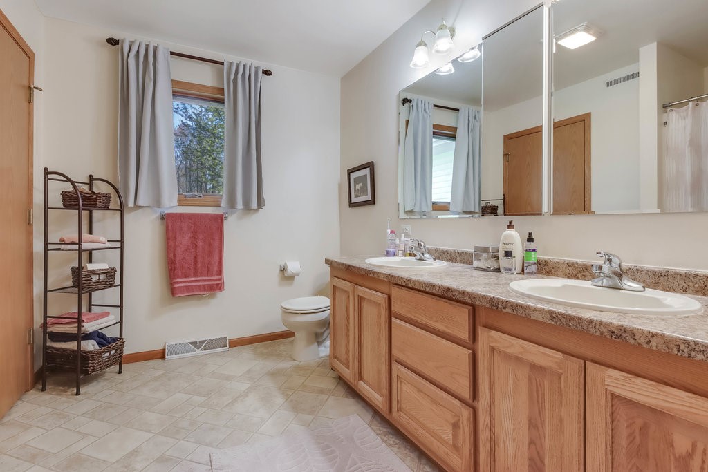 27484-County-Highway-X-Cadott-WI-54727-5