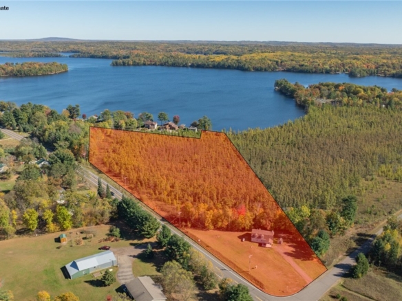 Residentialhouse for sale picture with an address of  28007 126th Street in New Auburn and a list price of 359900