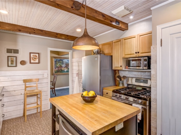 Residentialhouse for sale picture with an address of  2808 Clark Place in Eau Claire and a list price of 299900