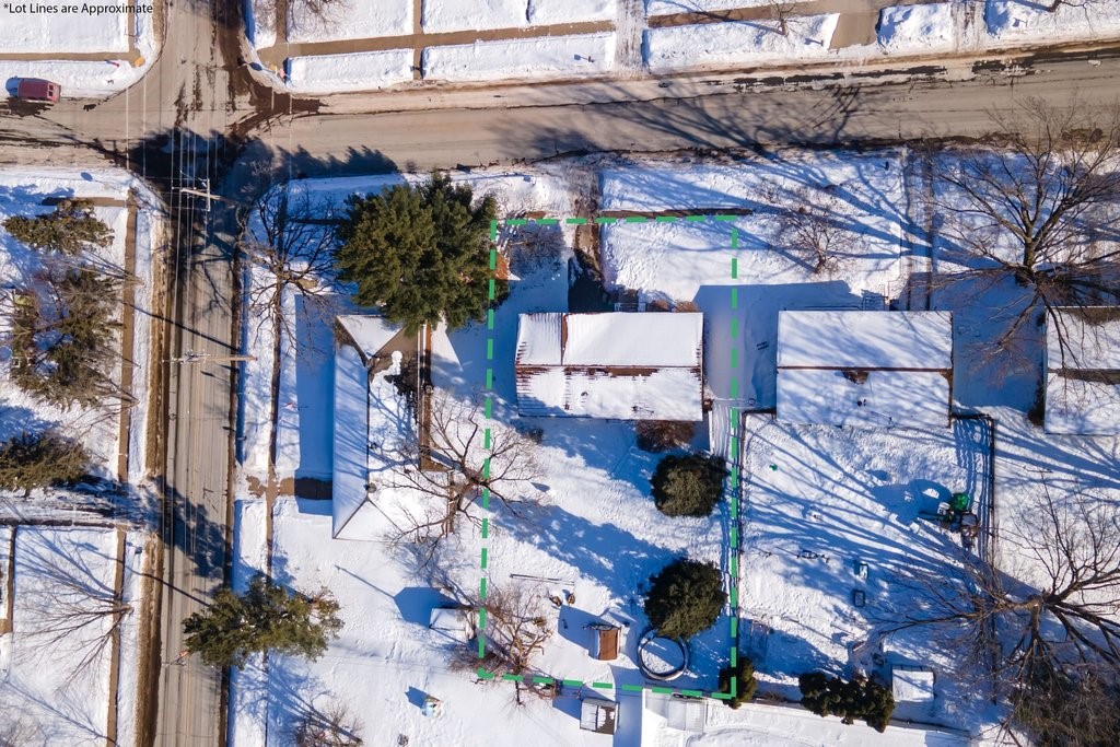 2858-11th-Eau-Claire-WI-54703-9