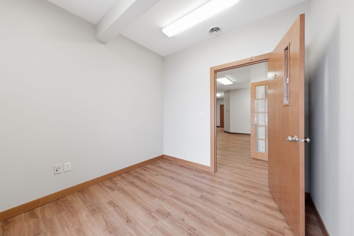2910 Enloe Street Hudson WI 54016 — photo 4