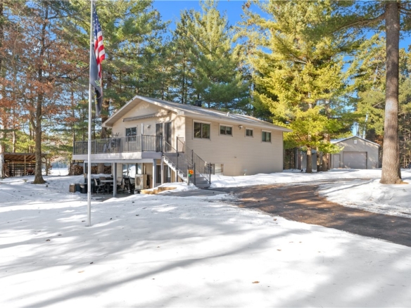 Residentialhouse for sale picture with an address of  2975 Long Lake Road in Danbury and a list price of 350000