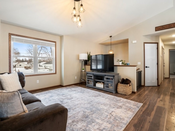 Residentialhouse for sale picture with an address of  306 Dunn Street in Colfax and a list price of 319900