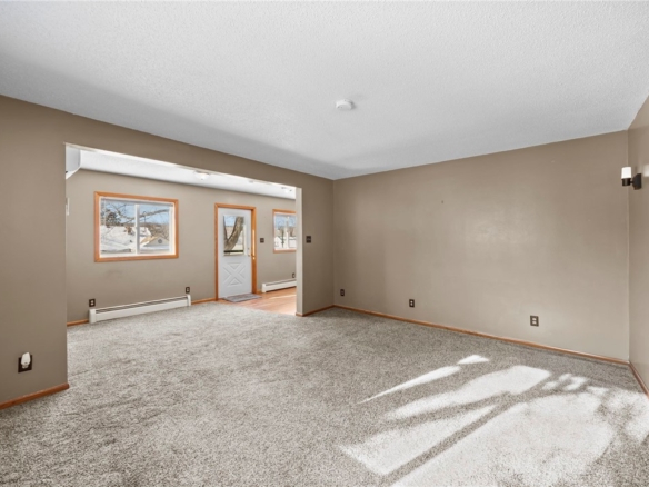 Residentialhouse for sale picture with an address of  312 Washington Street in St Croix Falls and a list price of 215000