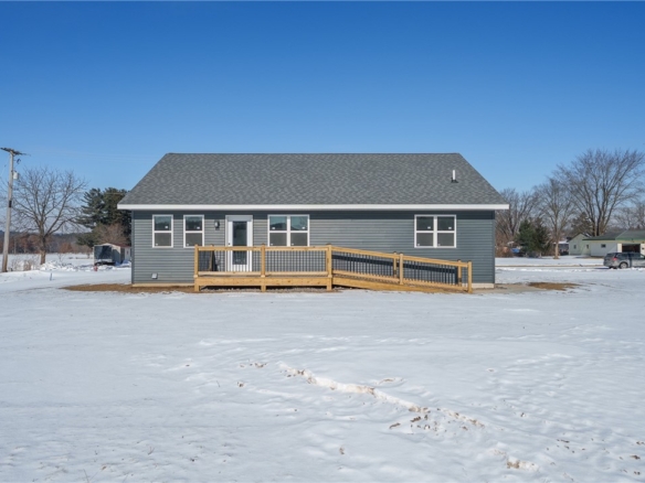 Residentialhouse for sale picture with an address of  318 Walnut Street in Strum and a list price of 200000