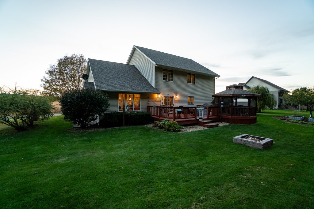 328-Nordveien-Boyceville-WI-54725-5