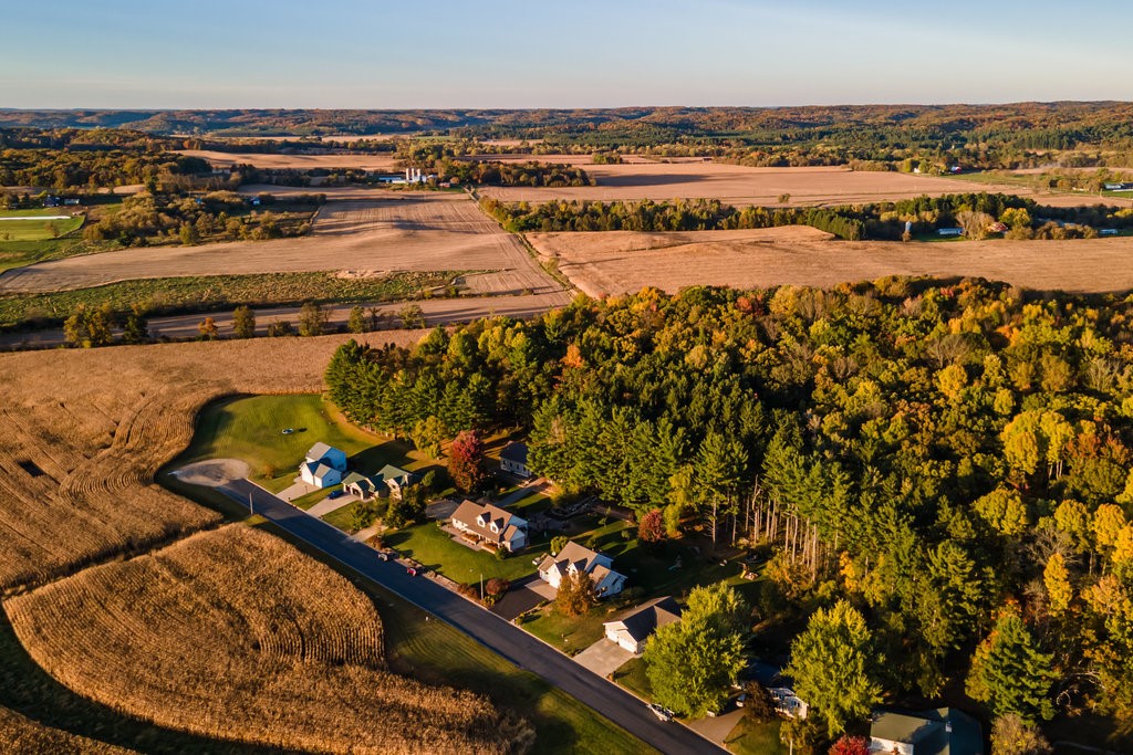 328-Nordveien-Boyceville-WI-54725-8