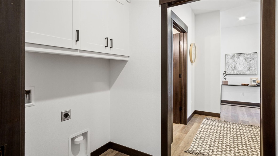 3369 Iris Drive, Eau Claire, WI