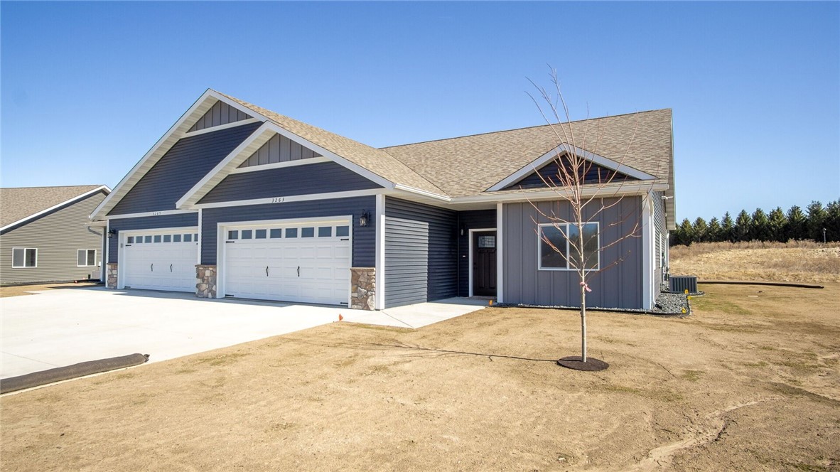 3369 Iris Drive, Eau Claire, WI