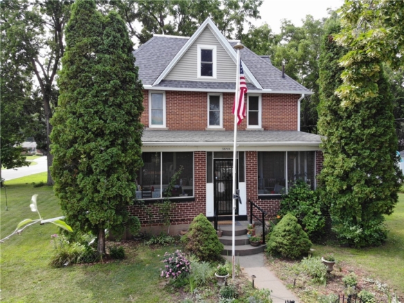 Residentialhouse for sale picture with an address of  35725 5th Street in Independence and a list price of 224000