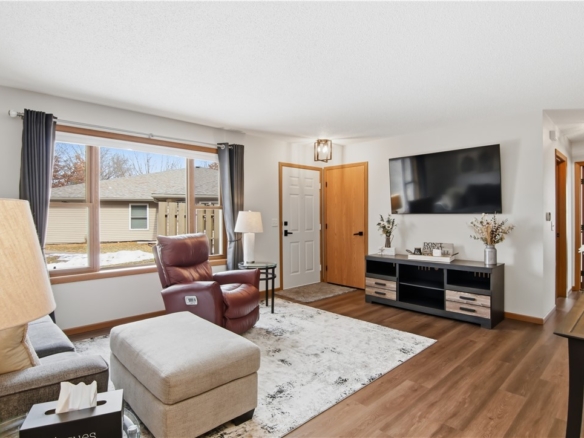 Residentialhouse for sale picture with an address of  3631 Oak Tree Lane in Eau Claire and a list price of 217900