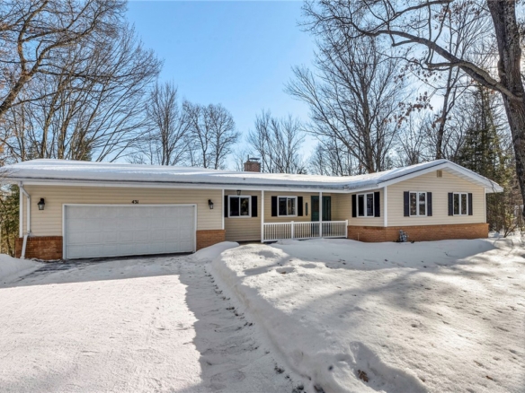 Residentialhouse for sale picture with an address of  431 Spring Lake Road in Rhinelander and a list price of 399000