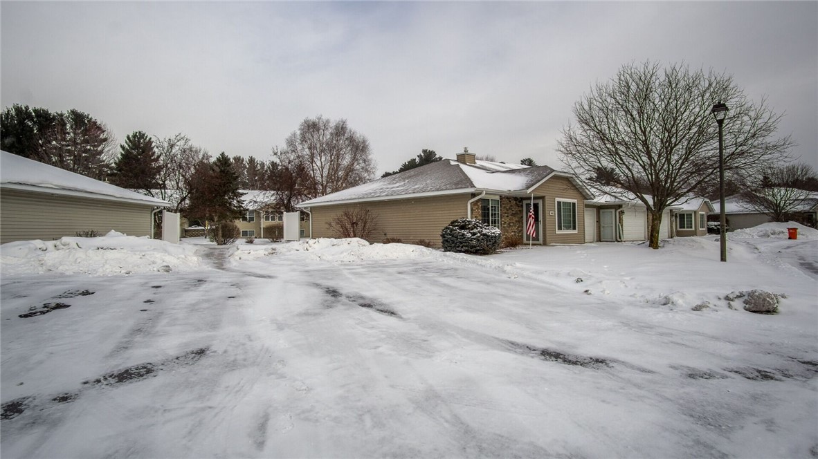 4402-Robin-Meadows-Eau-Claire-WI-54701-7