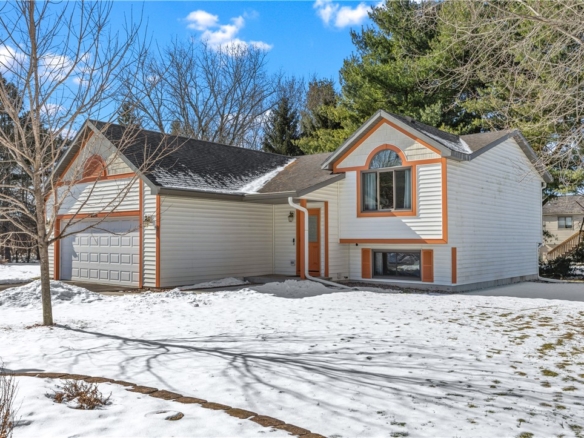 Residentialhouse for sale picture with an address of  4910 Rye Court in Eau Claire and a list price of 354900