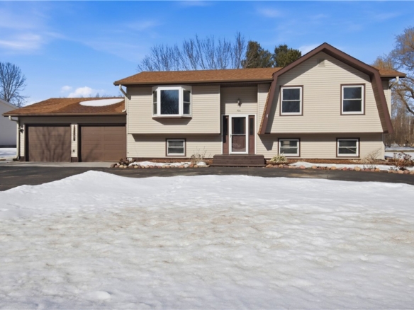 Residentialhouse for sale picture with an address of  506 Stacy Court in Cadott and a list price of 274900