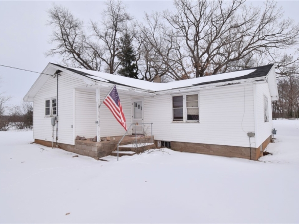 Residentialhouse for sale picture with an address of  5558 & 5546 State Road 70  in Webster and a list price of 82500