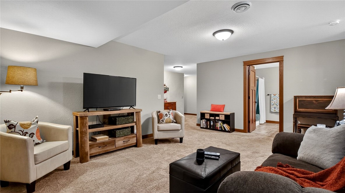 5643-Green-Park-Drive-Eau-Claire-WI-54703-8