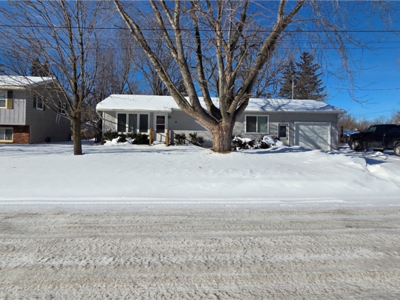 Residentialhouse for sale picture with an address of  600 9th Street in Ladysmith and a list price of 130000