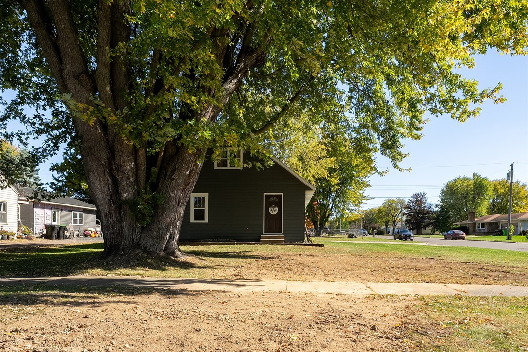 700-Washington-Thorp-WI-54771-8