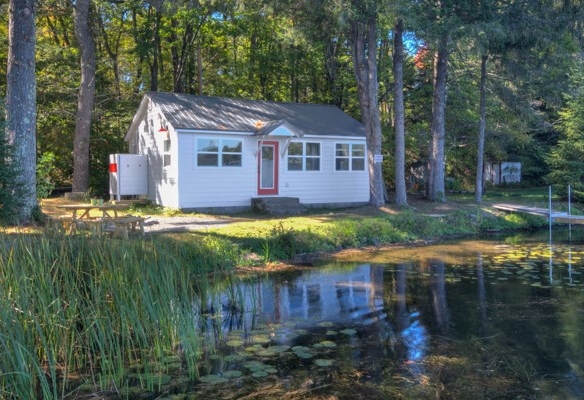 Residentialhouse for sale picture with an address of  7687 Court Oreilles Lake Drive in Hayward and a list price of 749000