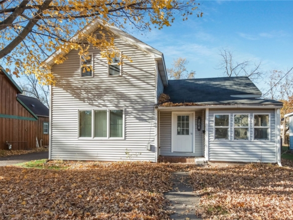 Residentialhouse for sale picture with an address of  804 Prospect Street in Durand and a list price of 139500