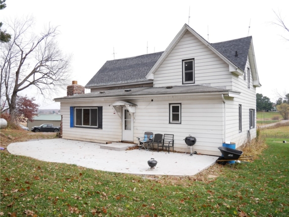 Residentialhouse for sale picture with an address of  82 12th Street in Ridgeland and a list price of 249000